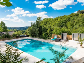 Nice holiday home in nature with sauna, hot tub en swimming pool